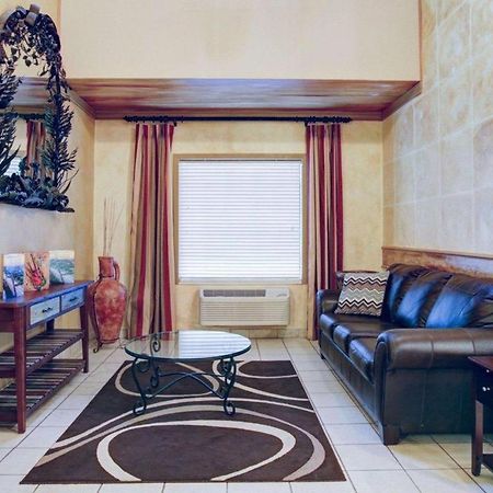 Quality Inn & Suites Airport أوستن المظهر الخارجي الصورة