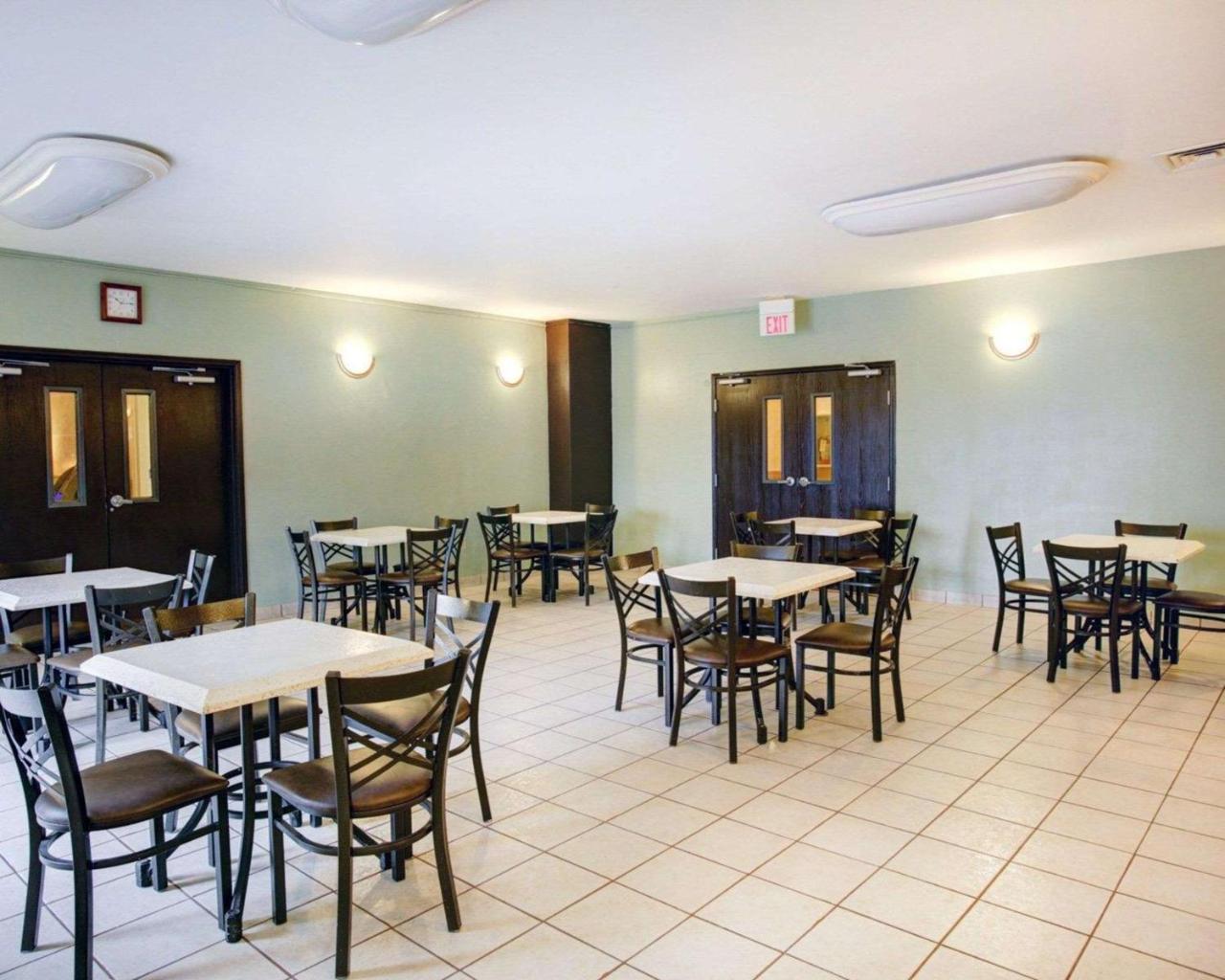 Quality Inn & Suites Airport أوستن المظهر الخارجي الصورة